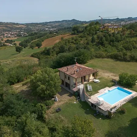 Appartamento Casolara: Ospitalita Su Misura Castello di Serravalle Esterno foto